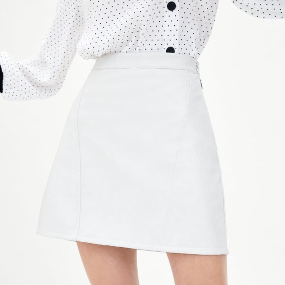 Zara Mini Faux Leather White Patterned Mini Skirt